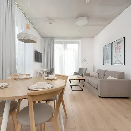 Beautiful White - Beige In By Renters *