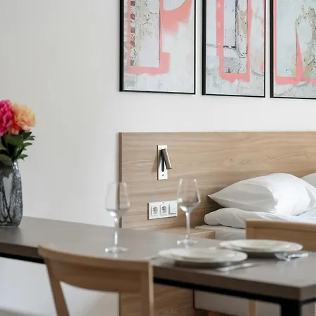 Beautiful White - Beige In By Renters * Вроцлав