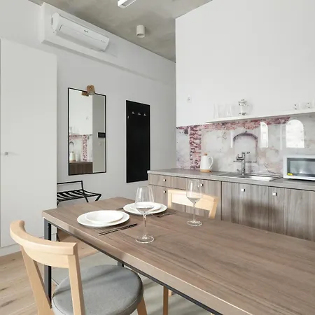 Beautiful White - Beige In By Renters